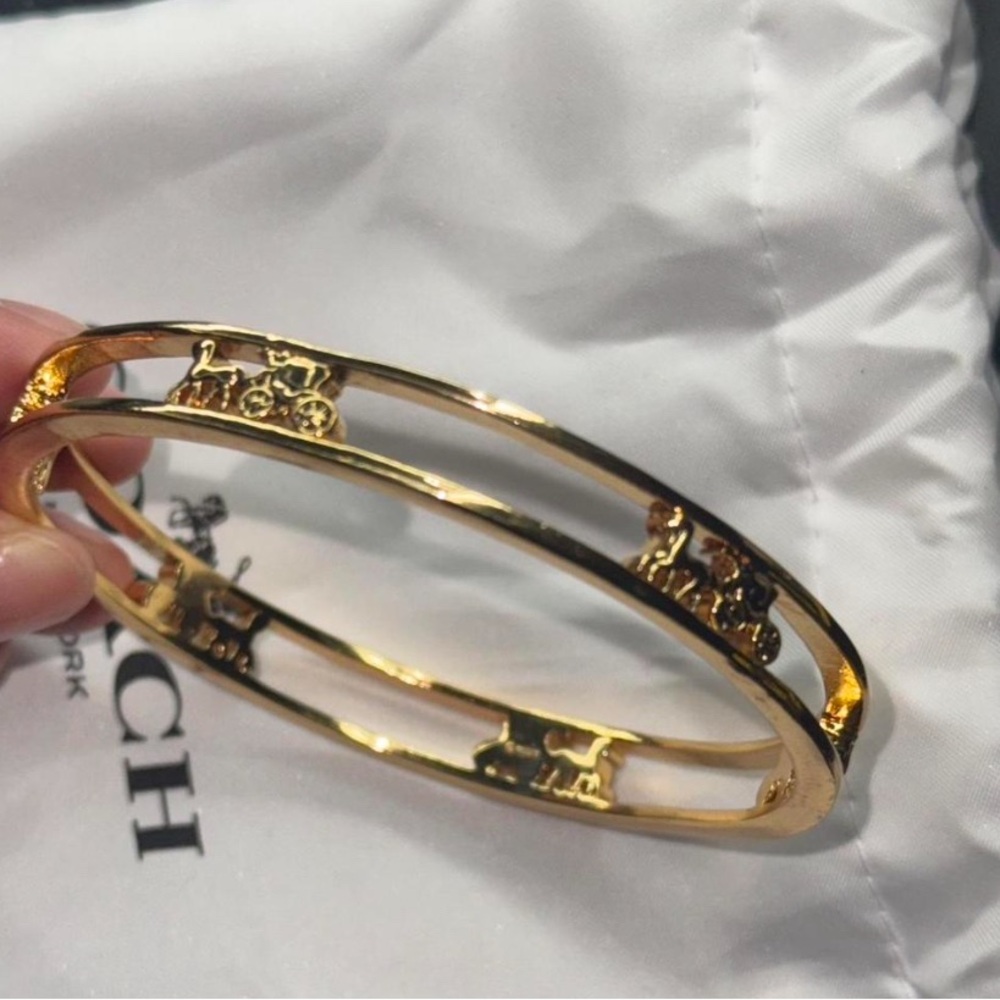 🆕 Coach Gold Bangle Bracelet